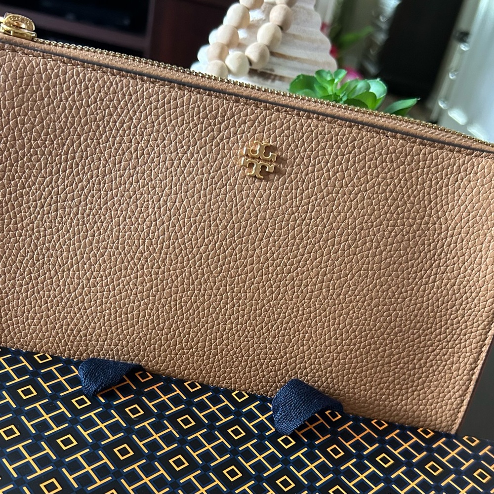 Tory Burch Brown Leather Blake Slim Crossbody/Pouch with Gold Accent NWT